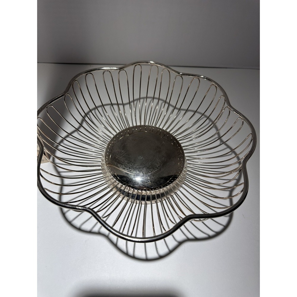 Silver Plated Wire 9.5in Basket Scalloped Flower Shaped Edge Decor Vintage